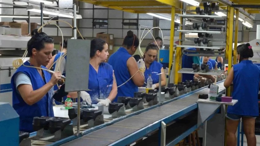Produtividade na indústria cresce 0,7% no 3º trimestre